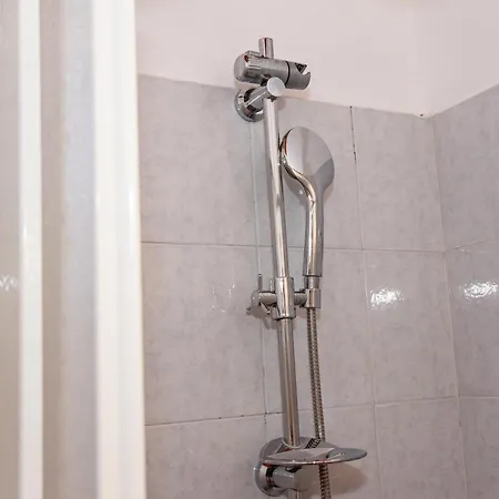 Kineri House Apartman