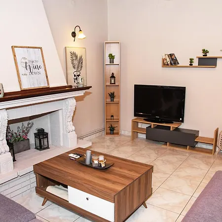 Apartman Kineri House *