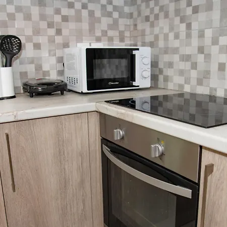 Kineri House Paleokasztríca