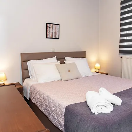 Apartman Kineri House *