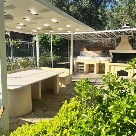 Kineri House Apartman