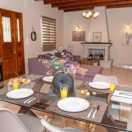 Kineri House *