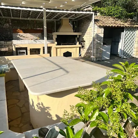 Kineri House *
