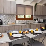 Kineri House Апартаменты *
